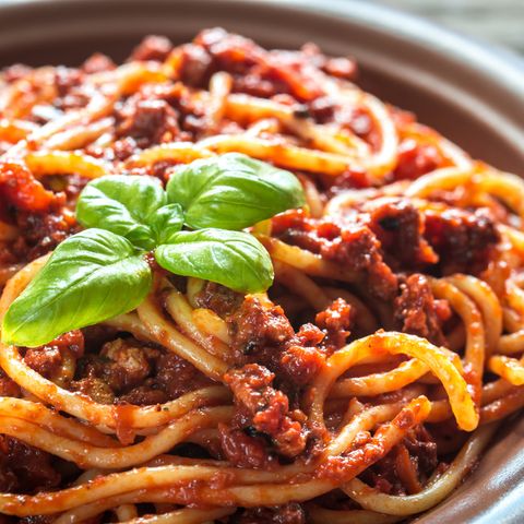 Finden Sie den Fehler: Natürlich sieht diese Pasta zum Anbeißen aus. Dennoch: In Italien wird ragù alla bolognese niemals mit Spaghetti serviert. Demnach gibt es auch keine Spaghetti bolognese.