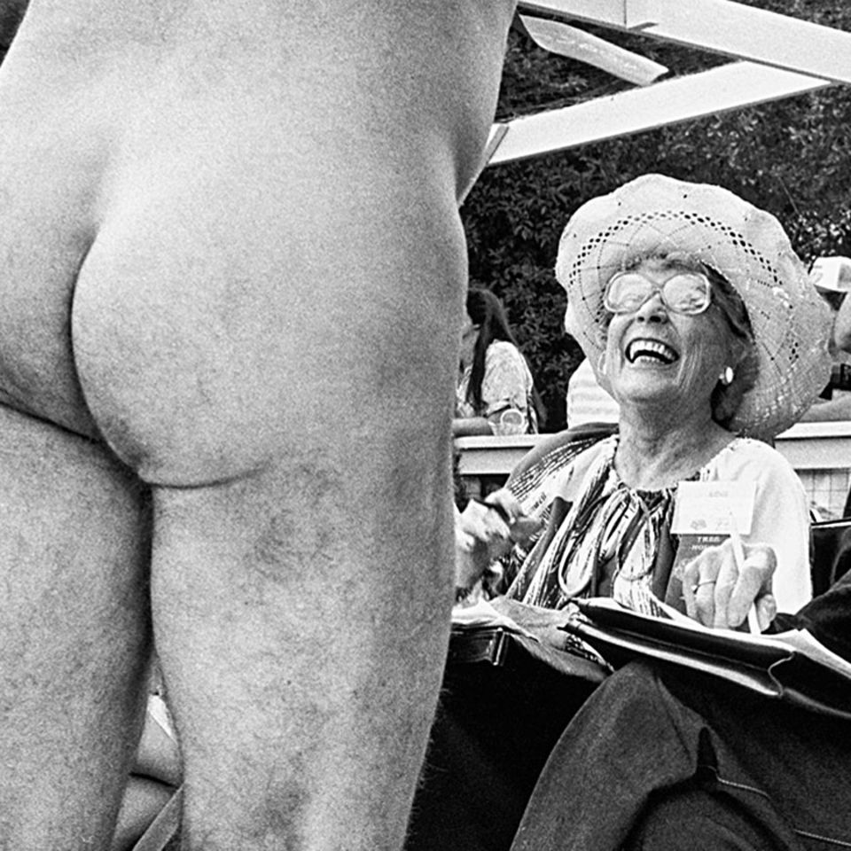 Elliott Erwitt: "Regarding Women": Eine Hommage an die weibliche Natur