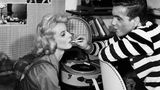 Schon in den 50er Jahren etablierte sich George als Filmschauspieler, der in zahlreichen Kino-Produktionen zu sehen war. 1958 spielte er neben Grit Boettcher in dem Familiendrama "Solange das Herz schlägt".  Für seine Rolle in dem Film "Jacqueline" bekam George 1959 den Deutschen Filmpreis als Bester Nachwuchsschauspieler. 1962 erhielt er den Bambi als beliebtester Schauspieler.