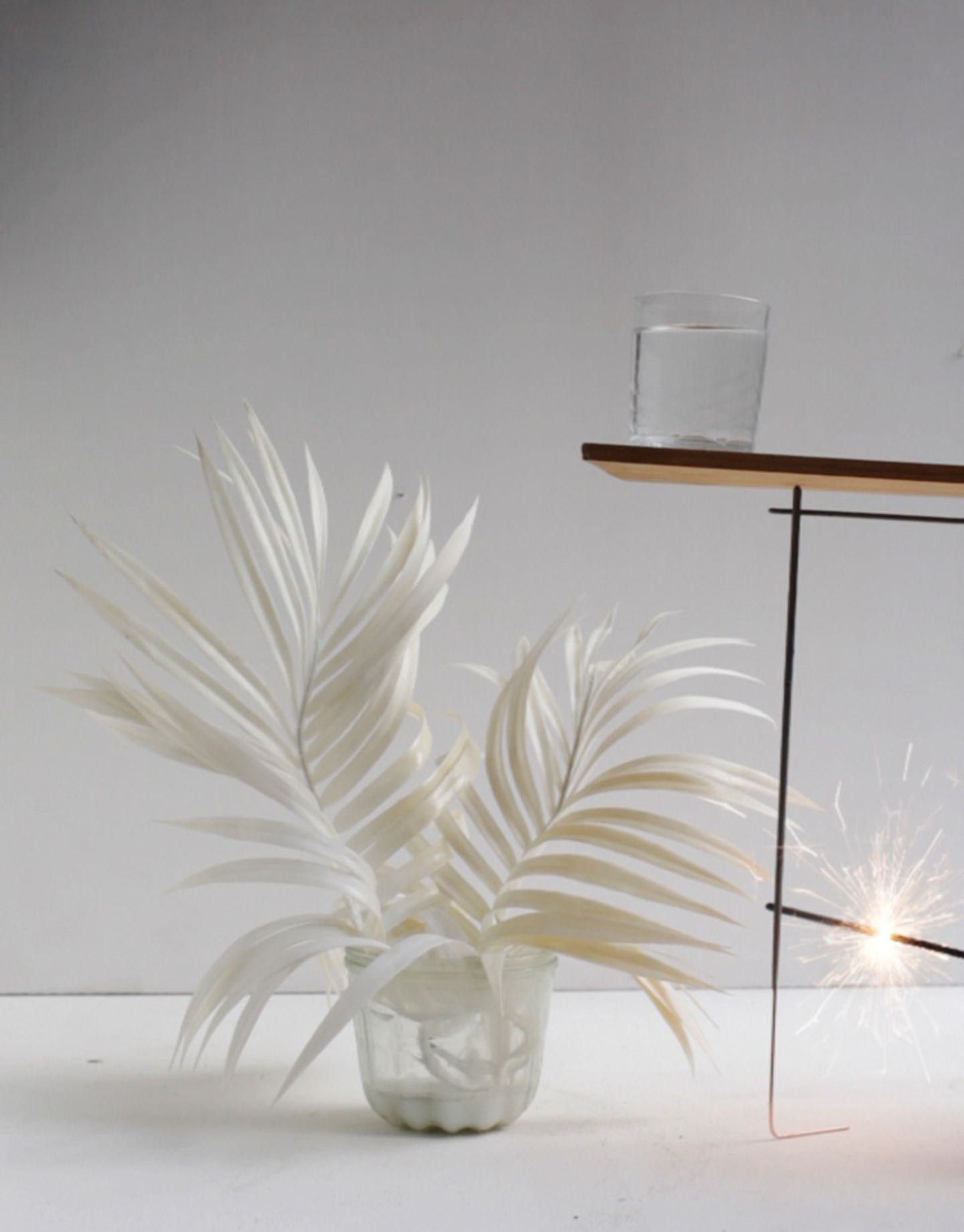 Alwin Lay ist mit seiner Arbeit "mod. CLASSIC" vertreten. Der Fotograf sucht seine Motive in der umgebenden Wirklichkeit.