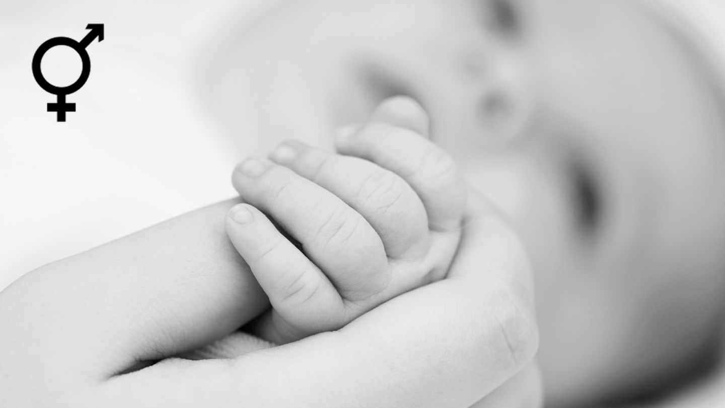 Wenn Kinder mit einem nicht eindeutigen Geschlecht zur Welt kommen, hören viele Eltern zum ersten Mal davon, dass es intersexuelle Menschen gibt