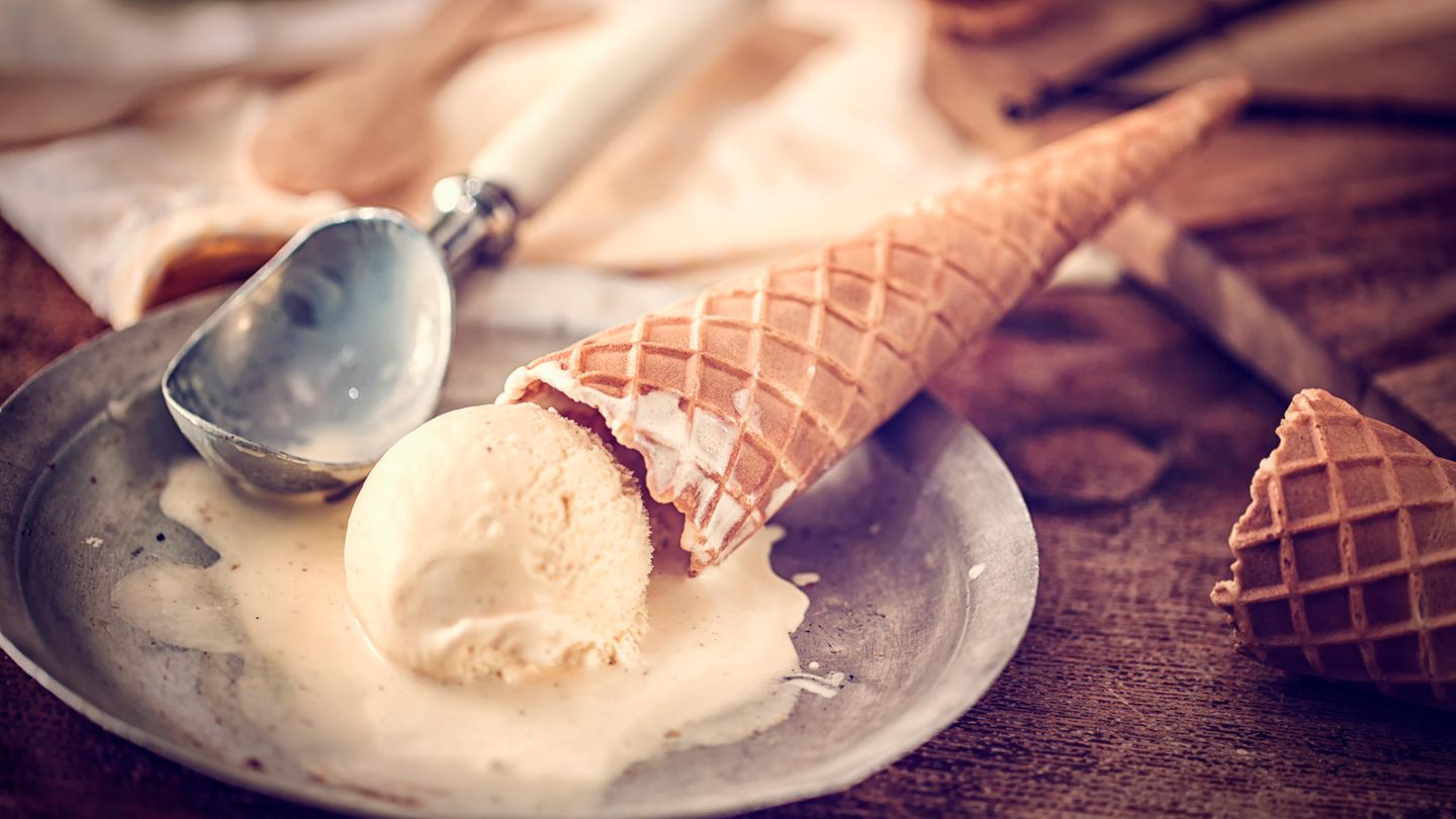 Vanille  In Desserts, aber auch in vielen herzhaften Gerichten, gibt es kaum ein besseres Gewürz als das Mark einer frischen Vanilleschote. Sie duftet süß und der Geruch ähnelt lustmachenden Pheromonen, die beim Empfänger einen Reiz auslösen - und nicht nur die Nase betören.