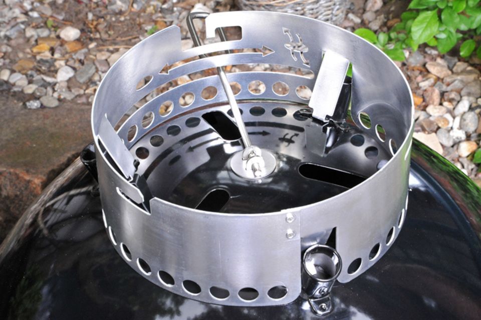 Deckel drauf und gut: Kugelgrill aufbauen und befeuern | STERN.de