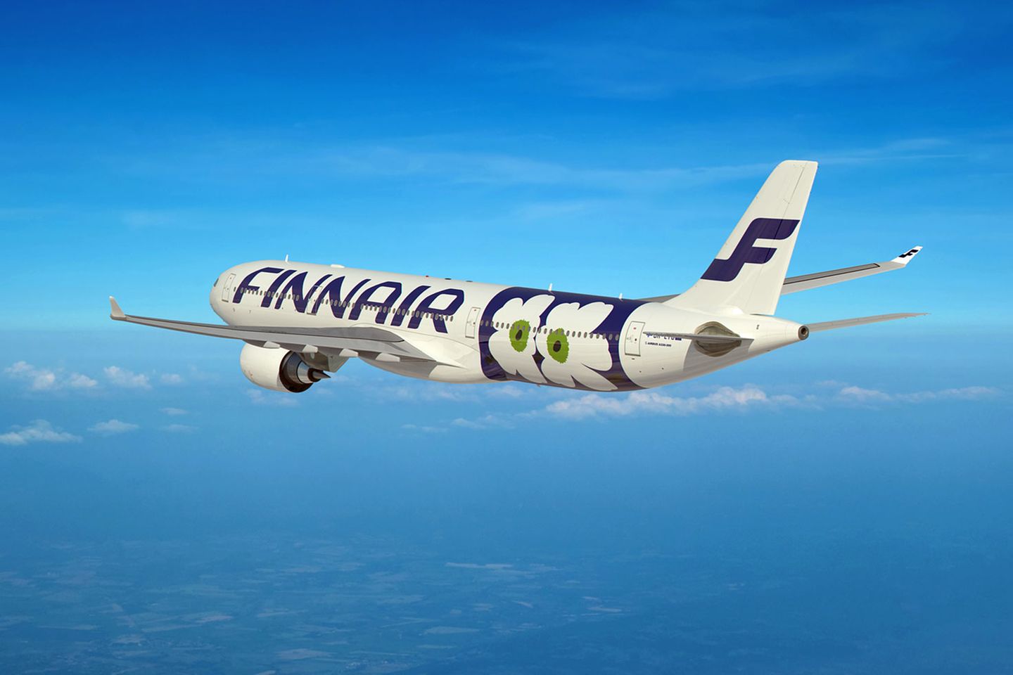 Die Zusammenarbeit mit dem finnischen Designhaus Marimekko, das Stoff und Bordgeschirr für Finnair entwarf, hat die Fluglinie Anfang 2015 mit einer Sonderlackierung mit dem klassischen Unikko-Muster am Heck eines Airbus A330 fortgesetzt.