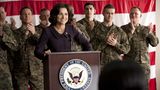 "Veep"   Die Comedy handelt vom Alltag der US-Vizepräsidentin Selina Meyer (Julia Louis-Dreyfus, als beste Hauptdarstellerin in einer Comedyserie ausgezeichnet), die mit ihrer Position ganz und gar unzufrieden ist. Sie fühlt sich machtlos, zurückgesetzt und ihr Verhältnis zum Präsidenten ist angespannt. In den USA kommt die Serie gut an, in diesem Frühjahr wurde bereits die dritte Staffel ausgestrahlt.  Geeignet für: alle, die politische Comedy mögen.  Wo kann ich das sehen? In Deutschland ist die Serie bei Sky Atlantic zu sehen.