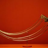 Trinkhörner waren entgegen der weit verbreiteten Meinung eher Zierde. Und diese Halterung aus der Zeit zwischen 900 und 1100 beweist, dass die Wikinger durchaus Sinn für Geschmack hatten.