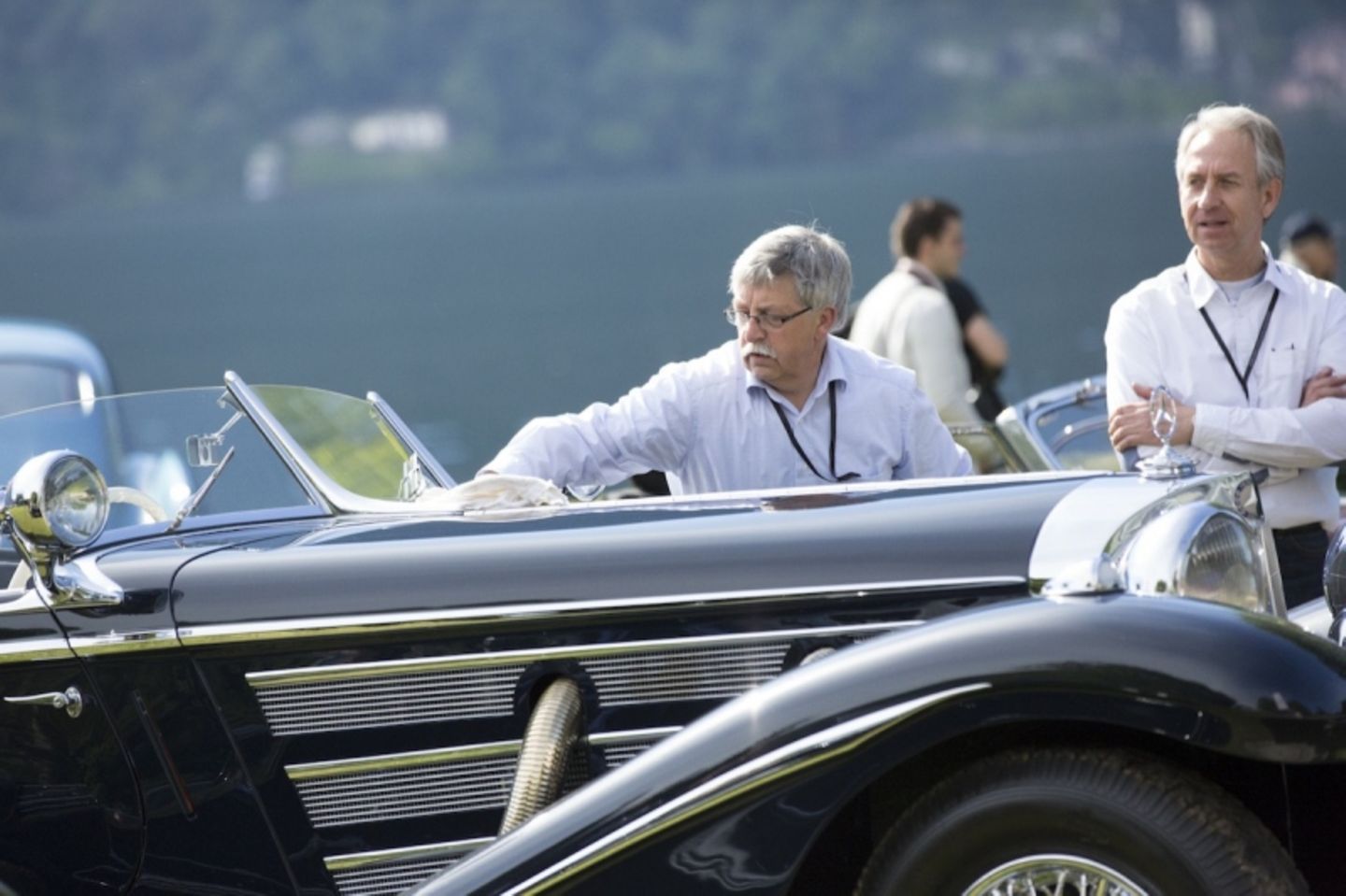 Vor der traditionellen Parade werden die Autos auf Hochglanz gebracht