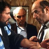 Die singenden Kommissare:  Paul Stoever (Manfred Krug, rechts) und Peter Brockmöller (Charles Brauer, Mitte) machten sich mit ihrem Privatleben im "Tatort" breit. Hin und wieder gingen sie angeln, und ständig mussten sie singen. Ein Wunder, dass da noch Zeit zum Ermitteln blieb. Dem Publikum gefiel's trotzdem.