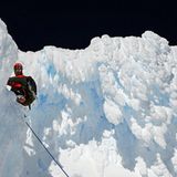 Extreme Kälte, senkrechter Firn, haltloser Schnee und Eispilze machten den drei Bergsteigern zu schaffen