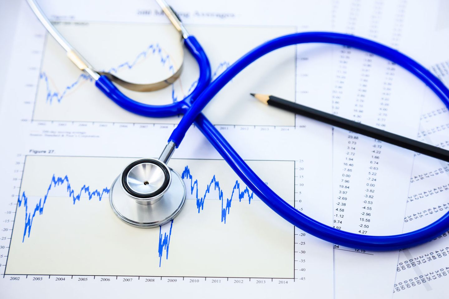 Mindestlohn, Schwarzfahren, Biomüll: Der Beitrag zur gesetzlichen Krankenversicherung sinkt von 15,9 Prozent auf 14,6 Prozent. Jede Kasse darf aber einen Zusatzbeitrag verlangen, sodass es unterm Strich auch teurer werden kann. Bei einer Erhöhung ist ein Wechsel der Krankenkasse möglich. Der Beitrag zur gesetzlichen Krankenversicherung sinkt von 15,9 Prozent auf 14,6 Prozent. Jede Kasse darf aber einen Zusatzbeitrag verlangen, sodass es unterm Strich auch teurer werden kann. Bei einer Erhöhung ist ein Wechsel der Krankenkasse möglich.