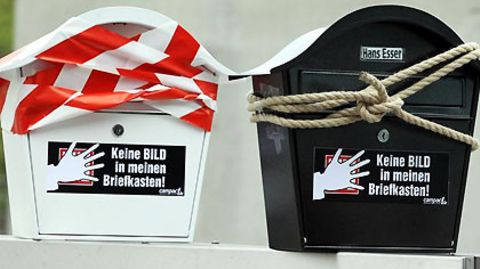 "Bild"-Zeitung umsonst und für alle - die Massenaktion des Axel Springer Verlags stößt auf Protest