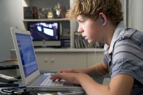 Beim Wunsch nach einem eigenen Computer wird von Kindern oft das Argument "für die Schularbeiten" verwendet