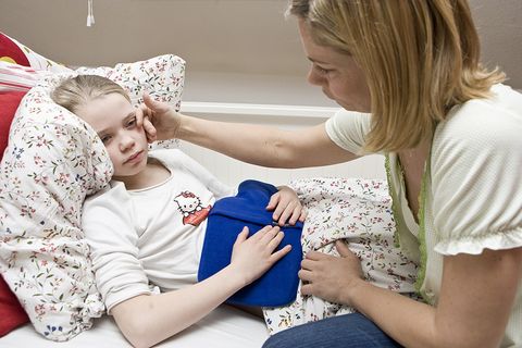 Eltern in Frankreich dürfen zwar bis zu vier Monate ausfallen, um ein krankes Kind zu pflegen, erhalten in dieser Zeit aber nur einen Bruchteil ihres normalen Gehalts