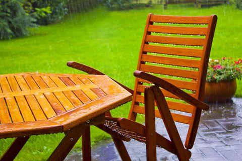 Die Wette des Möbelhauses sollte nicht nur für Gartenmöbel gelten