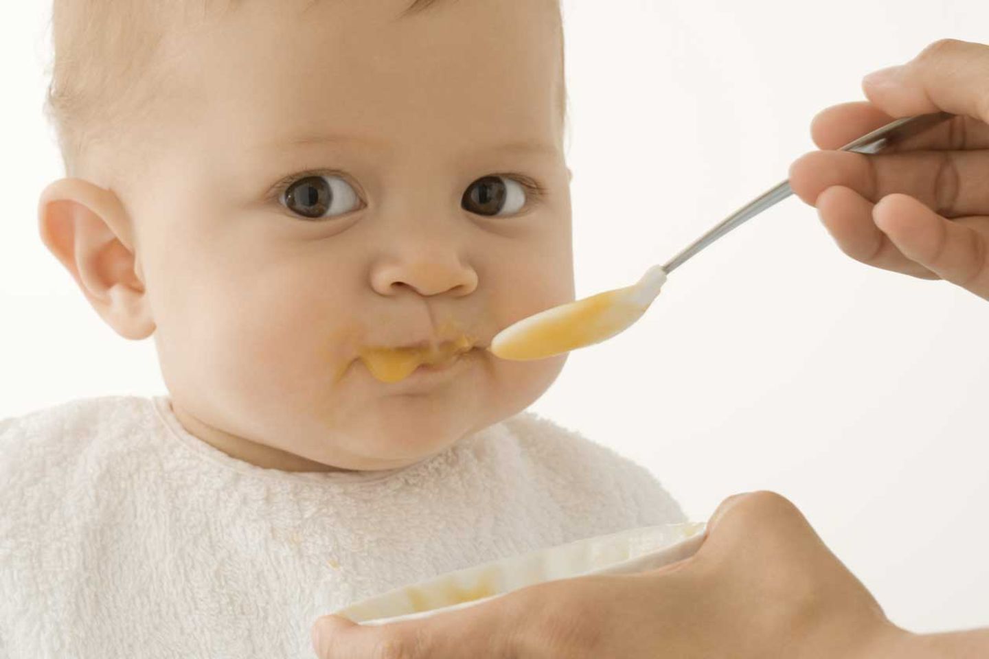Zu viel Zucker und Salz, zu wenig Vollkorn: Babynahrung ist oft ungesund.