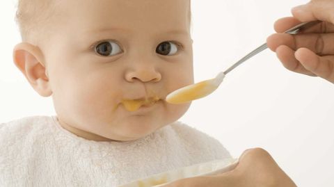 Zu viel Zucker und Salz, zu wenig Vollkorn: Babynahrung ist oft ungesund.