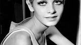 Twiggy balancierte auf einem schmalen Grat zwischen schlank und gefährlich dünn, wie dieses im Juli 1967 entstandene Foto zeigt. Einige Kritiker warfen ihr vor, die Erfinderin der Magersucht zu sein.