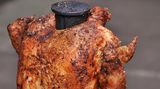 Kross, prall, saftig, lecker – das "Bierhintern-Huhn".