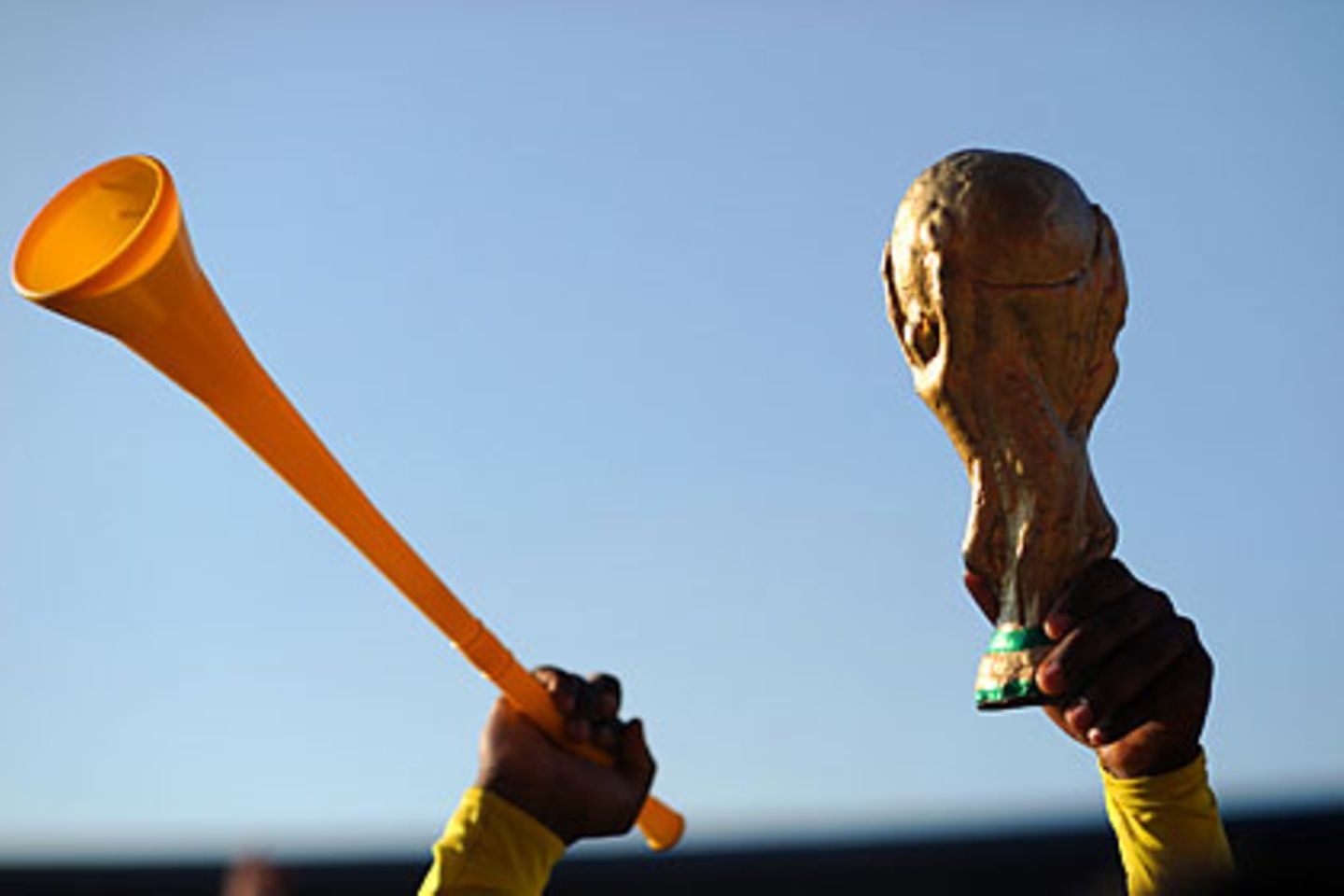 Ein beherztes Tröööt - auch das wird der Fußball-Tag garantiert mit sich bringen
