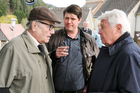 Im ersten "Tatort" der neuen Saison geht es um eine Rentner-Gang, die Crystal Meth schmuggelt. Busfahrer (Thomas Frank, Mitte) des Altersheims spielt neben Horst (Peter Fröhlich, l.) und Paul (Peter Weck) ebenfalls eine zwielichtige Rolle.