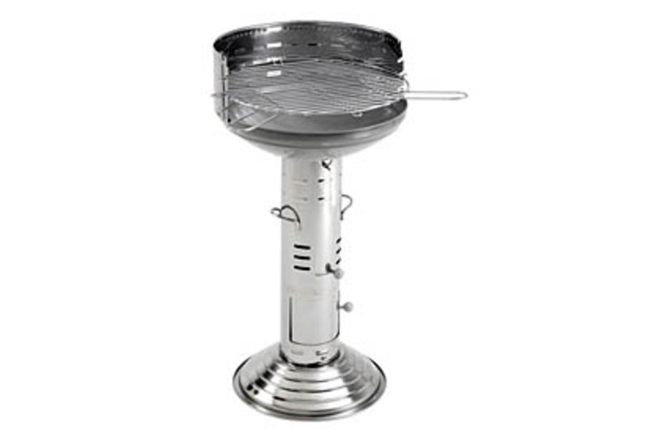 Kleine Grillkunde: Durch das Standbein zieht frsiche Luft zur Feuerschale. Die Kohle glüht schneller und heißer Durch das Standbein zieht frsiche Luft zur Feuerschale. Die Kohle glüht schneller und heißer