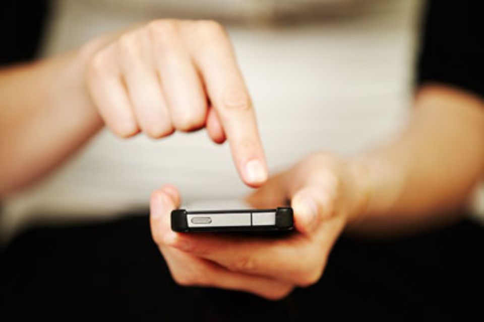 Vorsicht vor Geräten mit SIM-Lock: Wollen Sie während der Vertragslaufzeit das Netz wechseln, kann das teuer werden