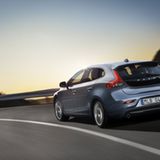 Was die sportlichen Fahreigenschaften angehen, will Volvo die deutschen Konkurrenten überbieten. Hakan Abrahamsson, Volvo-Verantworlicher für den V40, verspricht "eine bei Volvo bislang nicht gekannte Fahrdynamik".