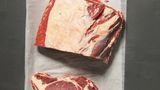 Hochrippe  Aus der Hochrippe wird das Rib-Eye-Steak herausgelöst, "das als Steak seinen Siegeszug in Europa angetreten hat", schreiben die Autoren.