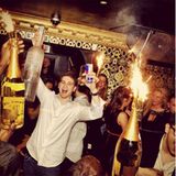 Die goldene Jugend kann feiern.