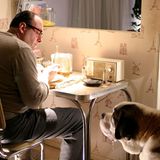 Gandolfini lag auch das komische Fach: In der schrillen Ehekomödie "Romance & Cigarettes" spielte er 2005 einen untreuen Ehemann, der seine Ehefrau (Susan Sarandon) mit Tula (Kate Winslet) betrügt.