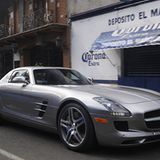 Hier verkennt man gut, was für ein flacher Oberbau auf einen massiven Unterbau aufgesetzt wurde