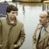 "Watt Recht is, mutt Recht bliewen", "Tatort"-Folge: 136, Jahr: 1982  Lokalkolorit schön und gut - aber mit diesem Fall hatte es der NDR übertrieben. "Watt Recht is, mutt Recht bliewen" sollte der erste und letzte Fall des Deichkommissars Schnuur (Uwe Dallmeier) bleiben. Weil er komplett auf Plattdeutsch gedreht wurde und die Zuschauer im restlichen Deutschland wenig Lust verspürten, 80 Minuten lang Untertitel zu lesen.