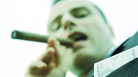 Die Zigarre glimmt, das Geld sitzt locker: Die Maßnahmen gegen Spekulanten gehen längst nicht weit genug, meint Max Josef Strauß