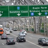 Die mehr als einen Kilometer lange Auslegerbrücke über den Brisbane River verbindet seit 1940 den Stadtteil Kangaroo Point mit dem Fortitude Village und Downtown. Täglich passieren bis zu 100.000 Fahrzeuge den Brückenschlag.