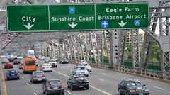 Die mehr als einen Kilometer lange Auslegerbrücke über den Brisbane River verbindet seit 1940 den Stadtteil Kangaroo Point mit dem Fortitude Village und Downtown. Täglich passieren bis zu 100.000 Fahrzeuge den Brückenschlag.