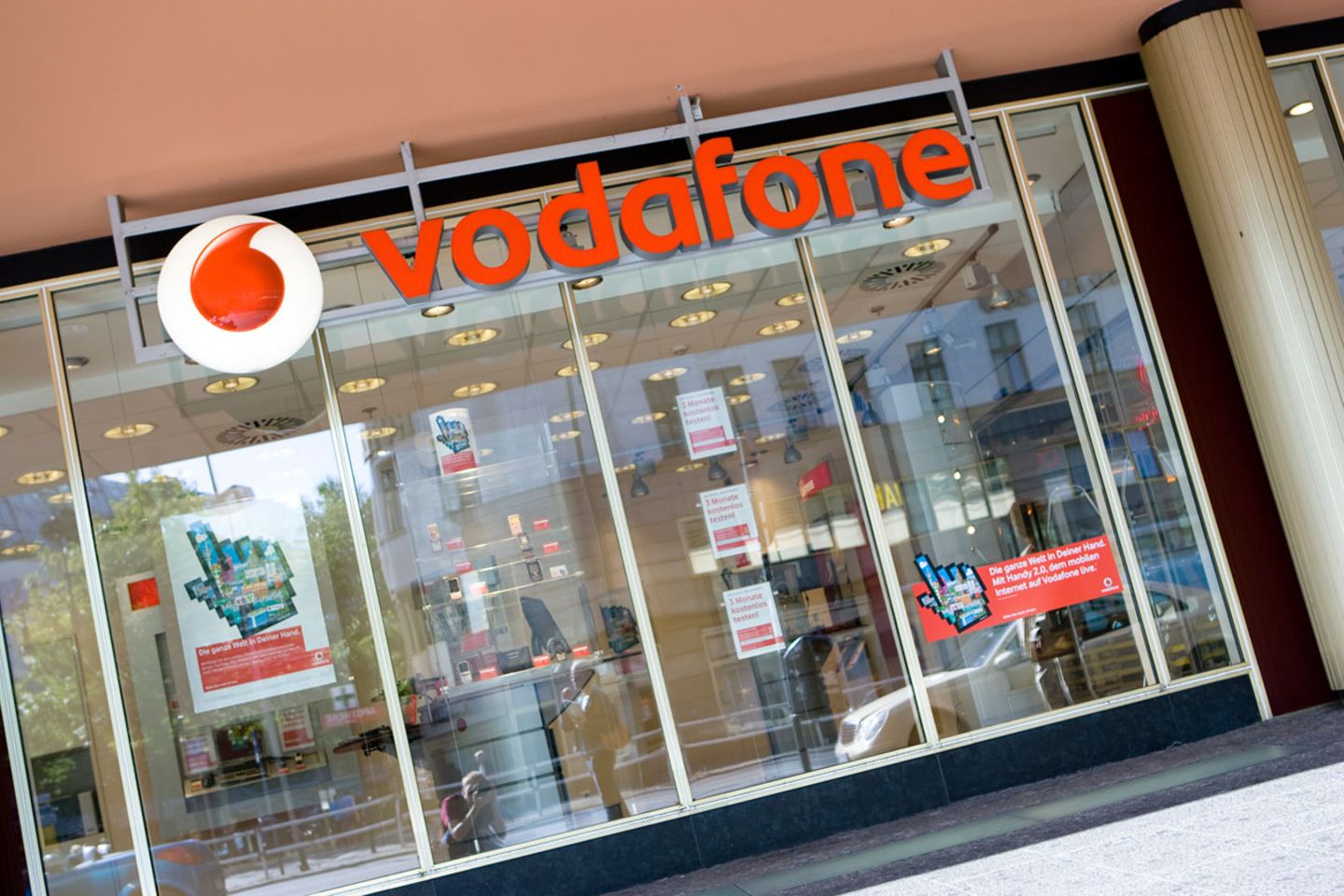 Welcher Mobilfunkanbieter hat die besten Handyshops? Vodafone gewann den großen "Connect"-Test.