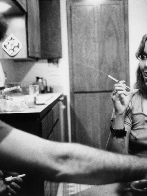 Jack and Lynn Johnson, Oklahoma City, 1973   Spritzen transportieren die Droge in die Venen. Mit ihnen lässt sich gut rumalbern, wie dieses junge Paar zeigt.