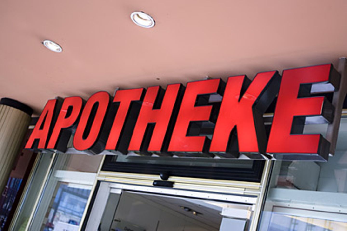 Mehrere Apotheker in Deutschland werden verdächtigt, beim An- und Verkauf von Zytostatika betrogen zu haben