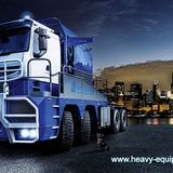 Es gibt sogar Länder, in denen der Tractomas vom französischen Hersteller Nicolas am Straßenverkehr teilnehmen kann. Zum Beispiel in Australien oder Südafrika. Dort ist er als als Road Train mit einem Gesamtzuggewicht von 750 Tonnen unumstrittener King oft the Road.