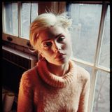 Neben ihren platinblonden Haaren wurde der Schmollmund zu ihrem Markenzeichen. Das Bild entstand 1978 im Gramercy Park Hotel in New York