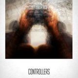 "30 verbundene Jahre" - das ist der Untertitel von Laspiurs Fotoserie, die Spielkonsolen-Controller von 1983 bis 2013 zeigt.