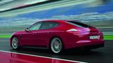 Unter der Haube arbeitet der V8-Saugmotor mit 4,8 Litern Hubraum, der 430 PS (316 kW) bei 6.700 Touren freisetzt und damit die Leistung des Panamera S um 30 PS überflügelt. Das maximale Drehmoment steigt um 20 Zähler auf 520 Nm