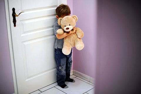 Opfer Kind: Eine Mutter aus dem Großraum München soll ihren eigenen Sohn sexuell missbraucht haben (Symbolfoto)