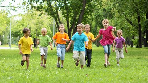 Freunde sind für Kinder fast genauso wichtig wie ihre Familien