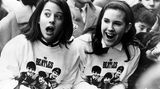 Es waren vor allem Mädchen im Teenager-Alter, die die Beatles am New Yorker Flughafen erwarteten. Beim Anblick der Fab Four brachen sie in Kreischen aus - so etablierte sich der Begriff der "Beatlemania" auch in die USA.