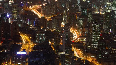 Shanghai bei Nacht: Die Megacity ist eine von rund 20 im asiatischen Raum. Insgesamt gibt es 30 Megastädte auf der Welt - künftig könnten es noch mehr werden.