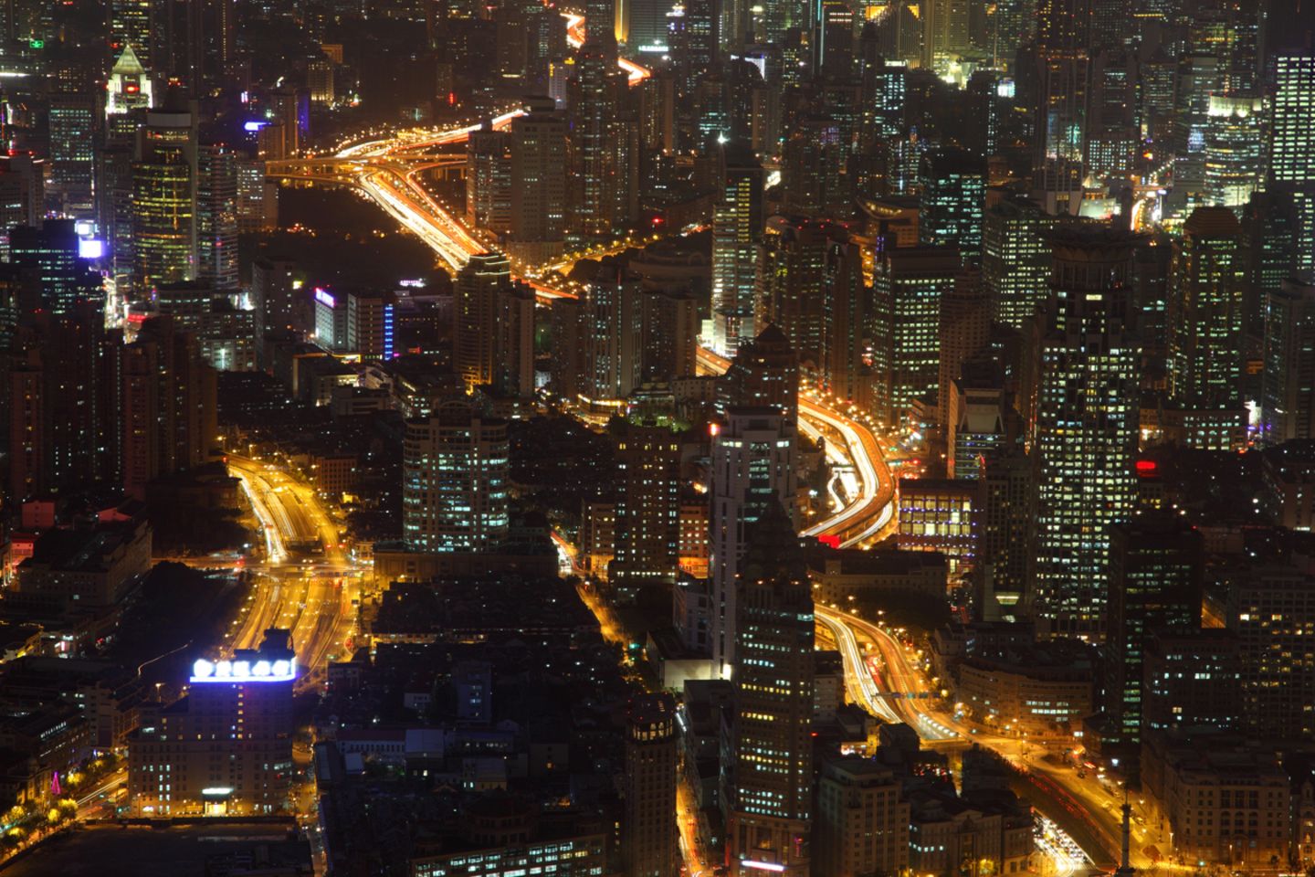 Shanghai bei Nacht: Die Megacity ist eine von rund 20 im asiatischen Raum. Insgesamt gibt es 30 Megastädte auf der Welt - künftig könnten es noch mehr werden.