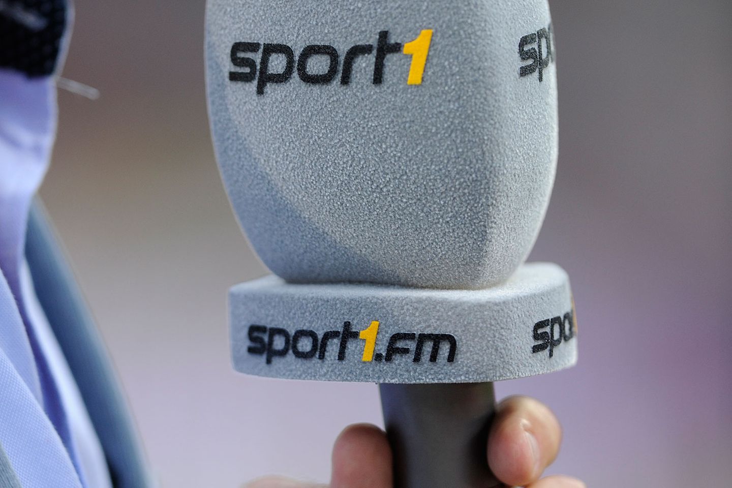 Alle Spiele - alle Tore komplett im Free-TV    Die Montagabend-Spiele werden auf Sport 1 live übertragen - ein echter Mehrwert für HSV-Fans, die bislang ein teures Sky-Abo abschließen müssen, um ihren Club live zu sehen.