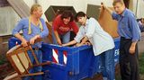 In der "Polizeiruf"-Folge "Dettmanns weite Welt" spielte Sander 2003 zusammen mit Stiefsohn Ben Becker und Ehefrau Monika Hansen.