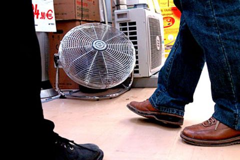 Ventilatoren kühlen nicht nur heiße Köpfe – auch verschwitze Füße